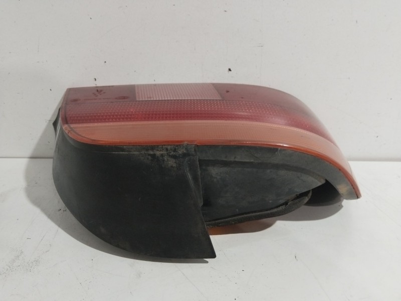 Recambio de piloto trasero izquierdo para bmw serie 5 berlina (e39) 528i referencia OEM IAM 8358031  