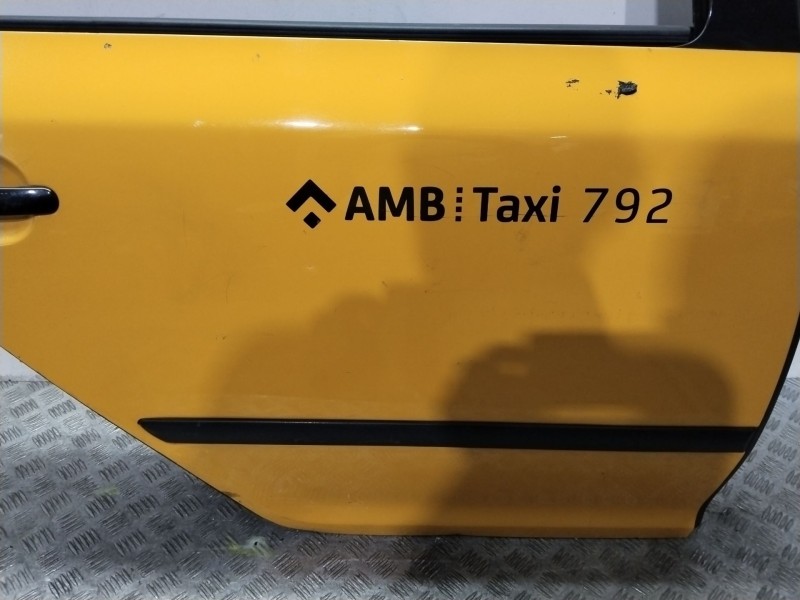 Recambio de puerta trasera derecha para skoda octavia berlina (1z3) ambition referencia OEM IAM 1Z5833056 AMARILLO 
