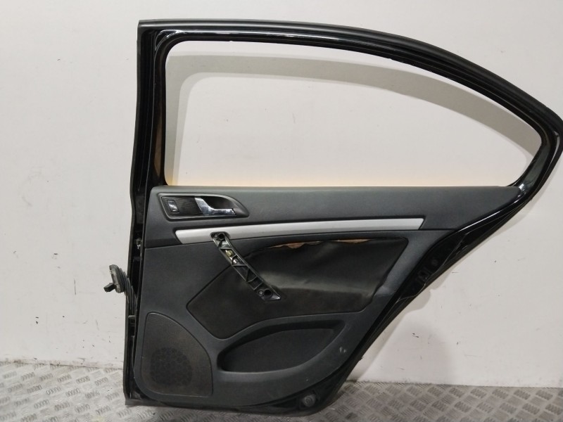 Recambio de puerta trasera derecha para skoda octavia berlina (1z3) ambition referencia OEM IAM 1Z5833056 AMARILLO 