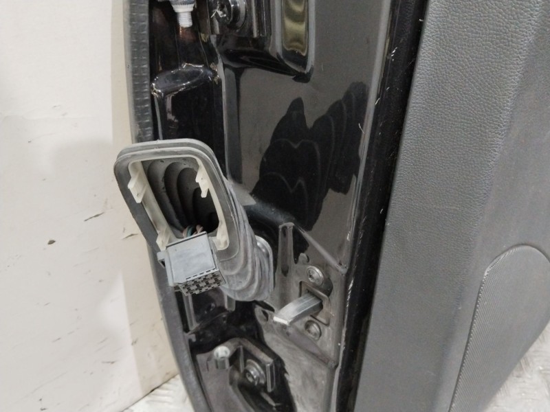 Recambio de puerta trasera derecha para skoda octavia berlina (1z3) ambition referencia OEM IAM 1Z5833056 AMARILLO 