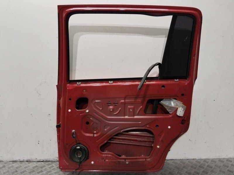 Recambio de puerta trasera derecha para opel zafira b 1.9 cdti referencia OEM IAM 13203016  ROJO
