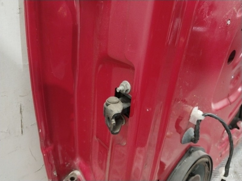 Recambio de puerta trasera derecha para opel zafira b 1.9 cdti referencia OEM IAM 13203016  ROJO