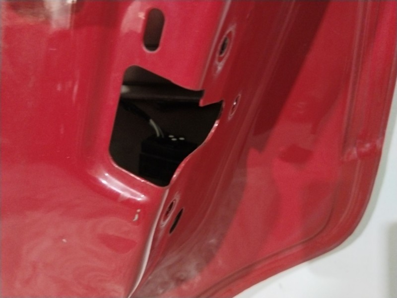 Recambio de puerta trasera derecha para opel zafira b 1.9 cdti referencia OEM IAM 13203016  ROJO