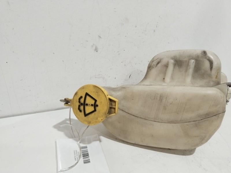 Recambio de deposito limpia para dodge caliber s referencia OEM IAM 5303789AD  