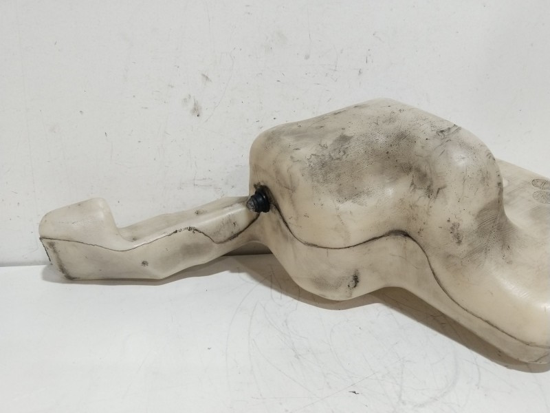 Recambio de deposito limpia para dodge caliber s referencia OEM IAM 5303789AD  