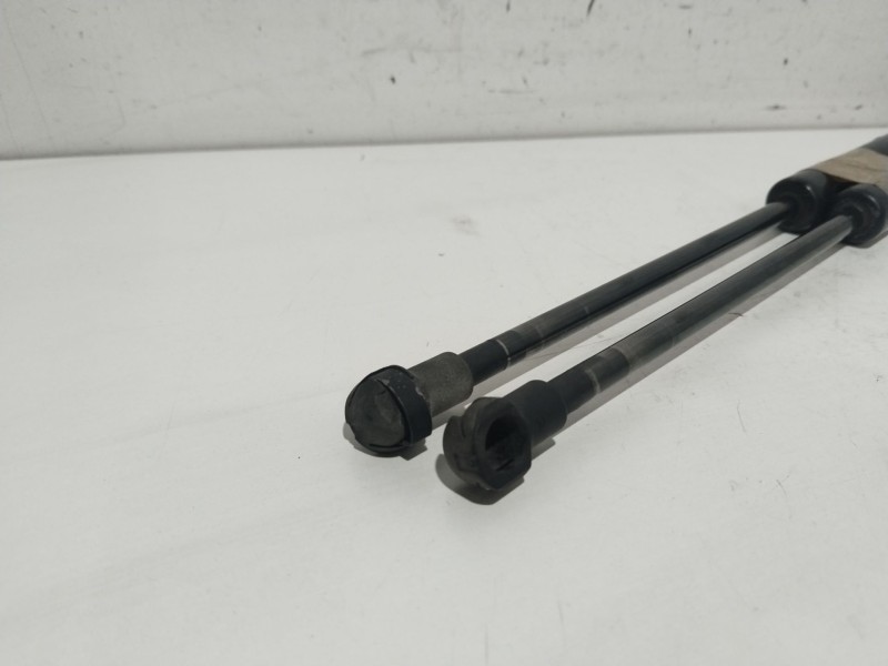 Recambio de amortiguadores maletero / porton para bmw 1 (e87) 120 d referencia OEM IAM 51247060622  