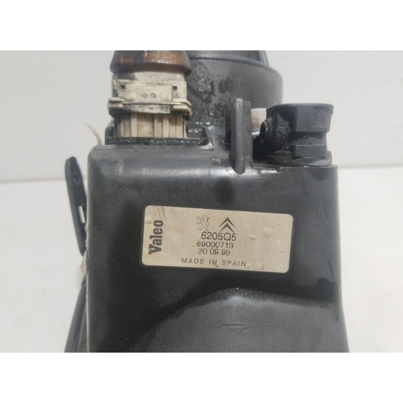 Recambio de faro derecho para ford escort berl./turn./cab./express escort turnier referencia OEM IAM 96AG13W03QDD  