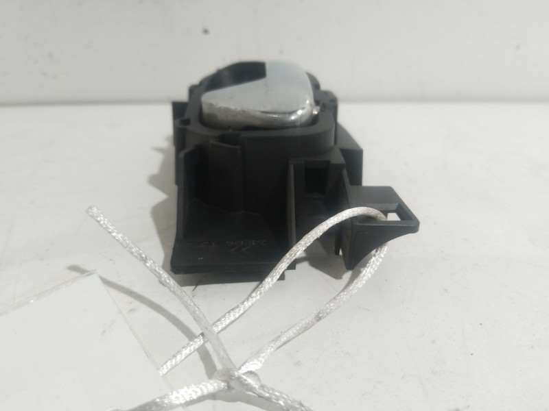 Recambio de maneta interior trasera izquierda para peugeot 407 st confort pack referencia OEM IAM 100187386  