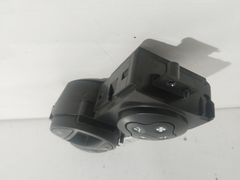 Recambio de mando calefaccion / aire acondicionado para renault megane ii berlina 5p authentique referencia OEM IAM 8200407123  