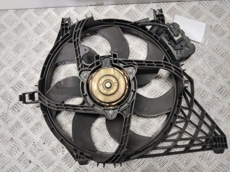 Recambio de electroventilador para nissan primera hatchback (p12) 1.9 dci referencia OEM IAM 21481BV010   Recambio de electroventilador para nissan primera hatchback (p12) 1.9 dci referencia OEM IAM 21481BV010