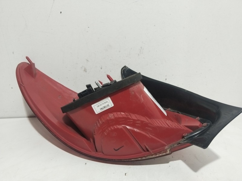 Recambio de piloto trasero derecho para peugeot 206+ básico referencia OEM IAM 9685618180  