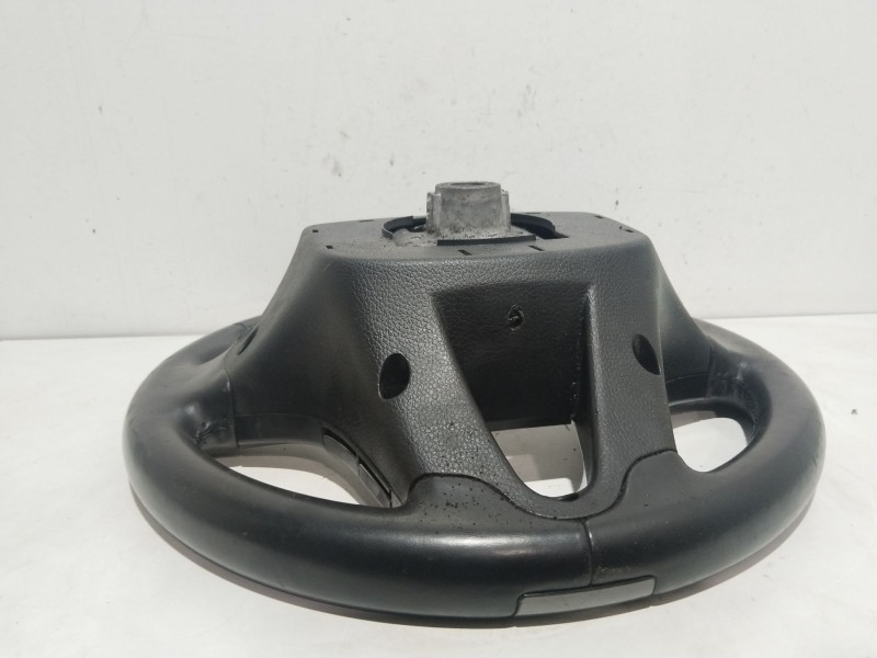 Recambio de volante para hyundai i40 cab bluedrive referencia OEM IAM 561133Z000  