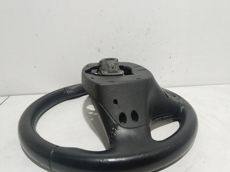 Recambio de volante para hyundai i40 cab bluedrive referencia OEM IAM 561133Z000  