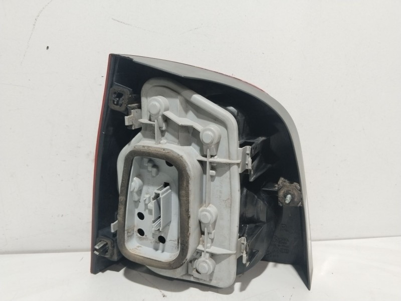 Recambio de piloto trasero derecho para volkswagen polo iv (9n_, 9a_) 1.4 tdi referencia OEM IAM 6Q6945096G  