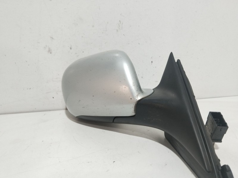 Recambio de retrovisor derecho para audi a3 (8l1) 1.8 referencia OEM IAM RS0225396  