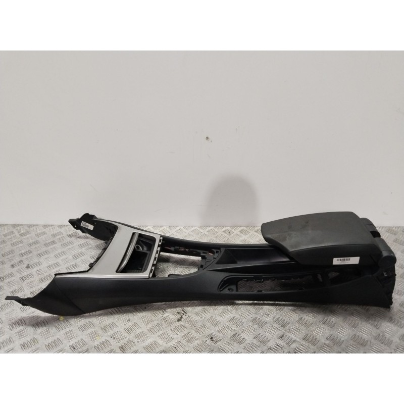 Recambio de apoyabrazos central para bmw 1 (e87) 120 d referencia OEM IAM 22167210  