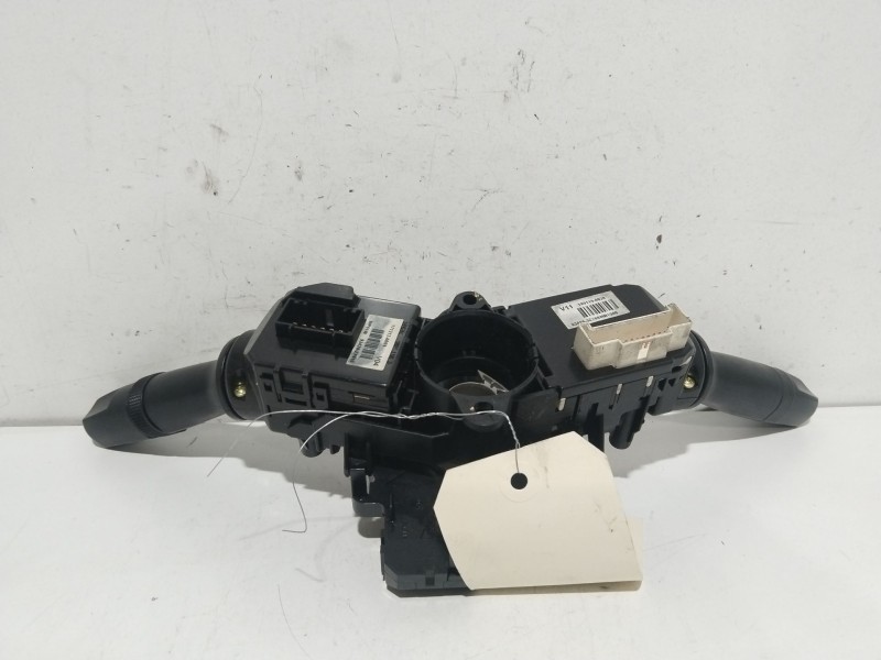 Recambio de mando multifuncion para hyundai i40 cab bluedrive referencia OEM IAM 934103Z200  