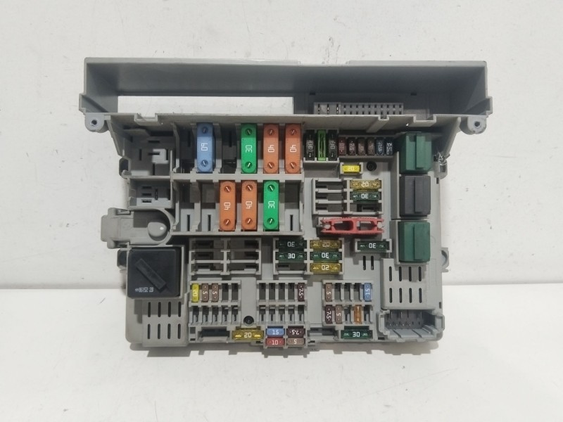 Recambio de caja reles / fusibles para bmw 3 touring (e91) 320 d referencia OEM IAM 690662104  