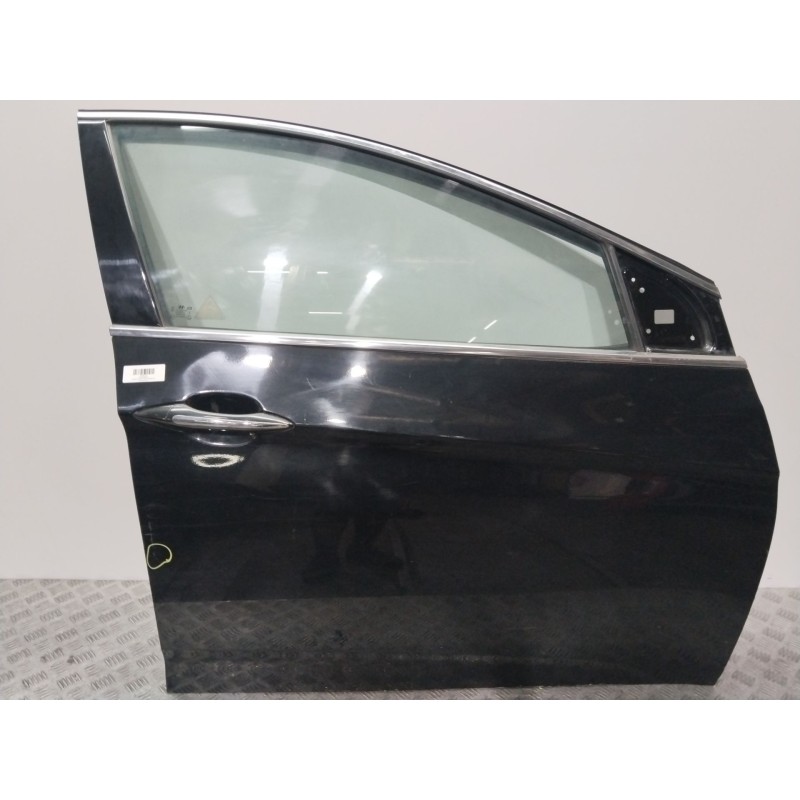 Recambio de puerta delantera derecha para hyundai i40 cab bluedrive referencia OEM IAM 760043Z000  NEGRO