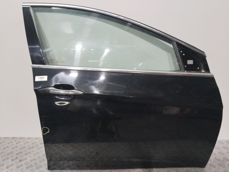 Recambio de puerta delantera derecha para hyundai i40 cab bluedrive referencia OEM IAM 760043Z000  NEGRO
