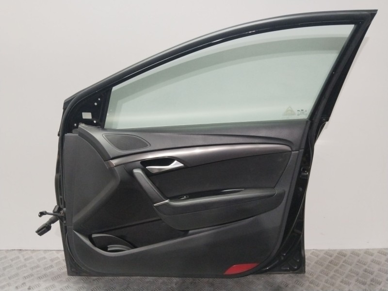 Recambio de puerta delantera derecha para hyundai i40 cab bluedrive referencia OEM IAM 760043Z000  NEGRO