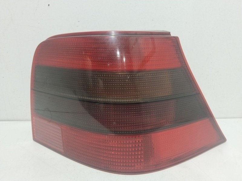 Recambio de piloto trasero derecho para volkswagen golf iv (1j1) 1.9 sdi referencia OEM IAM 1J6945112S  