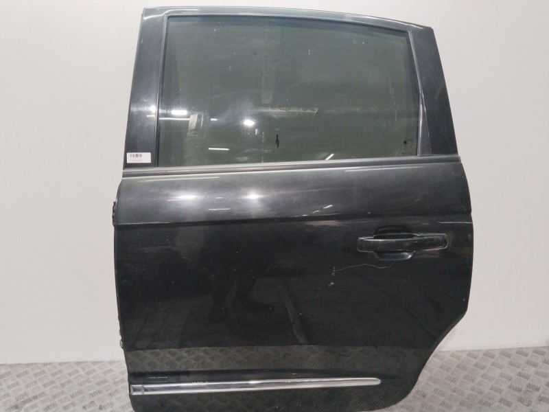 Recambio de puerta trasera izquierda para ssangyong rodius i 2.7 xdi referencia OEM IAM   