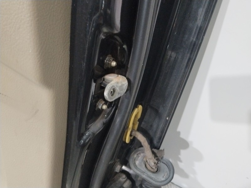 Recambio de puerta trasera izquierda para ssangyong rodius i 2.7 xdi referencia OEM IAM   