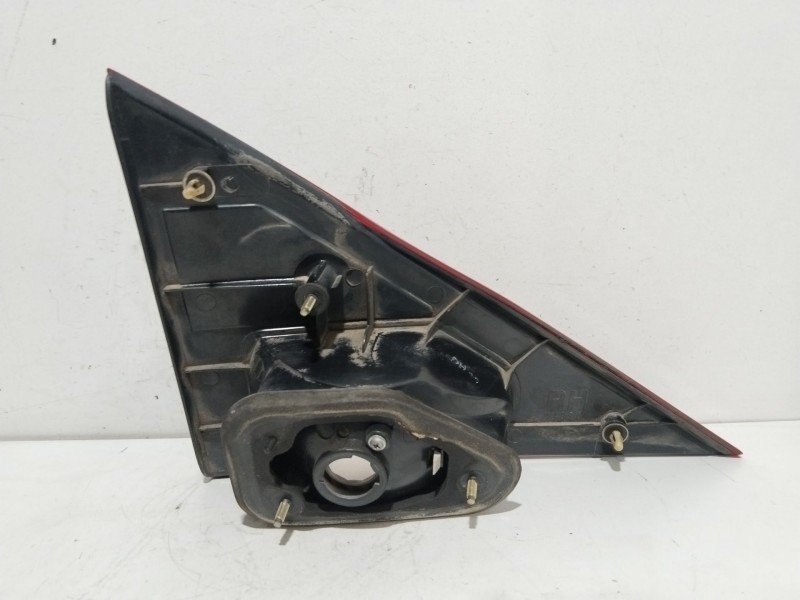 Recambio de piloto porton trasero derecho para ssangyong rodius i 2.7 xdi referencia OEM IAM 8360121401  