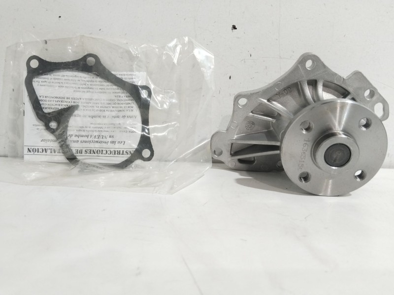 Recambio de bomba agua para toyota avensis (_t25_) 2.0 (azt250_) referencia OEM IAM 1623110380  