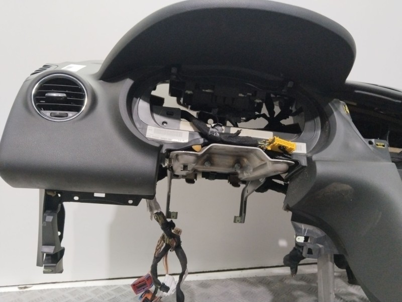 Recambio de salpicadero para peugeot 3008 i monospace (0u_) 2.0 hdi referencia OEM IAM 824705  