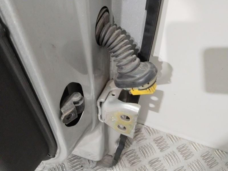 Recambio de puerta trasera izquierda para citroën c4 berlina collection referencia OEM IAM 9006H8 PLATA PLATA