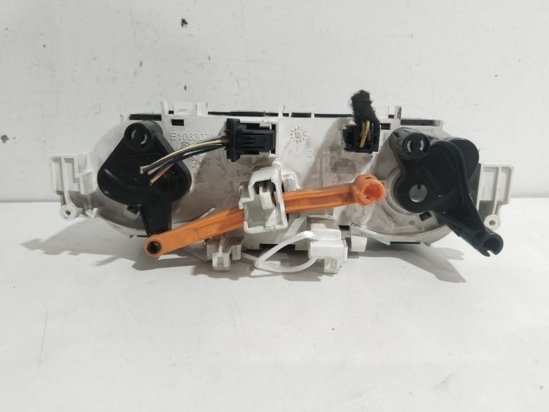 Recambio de mando calefaccion / aire acondicionado para peugeot 208 access referencia OEM IAM 96722483  