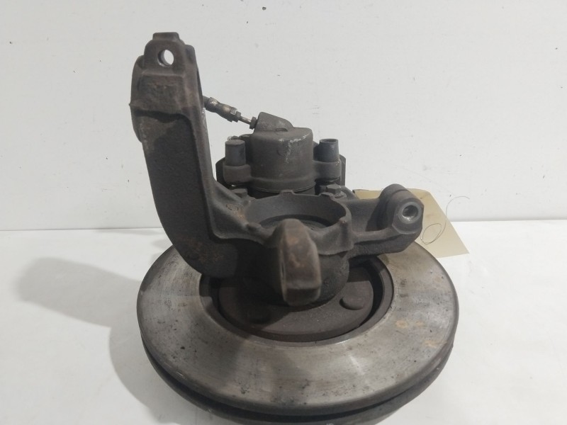 Recambio de mangueta delantera izquierda para mazda 2 (dy) 1.4 cd referencia OEM IAM 2S613K171  