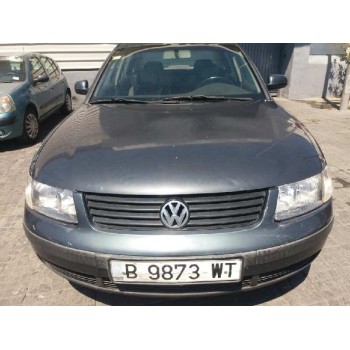 VOLKSWAGEN PASSAT BERLINA (3B2)