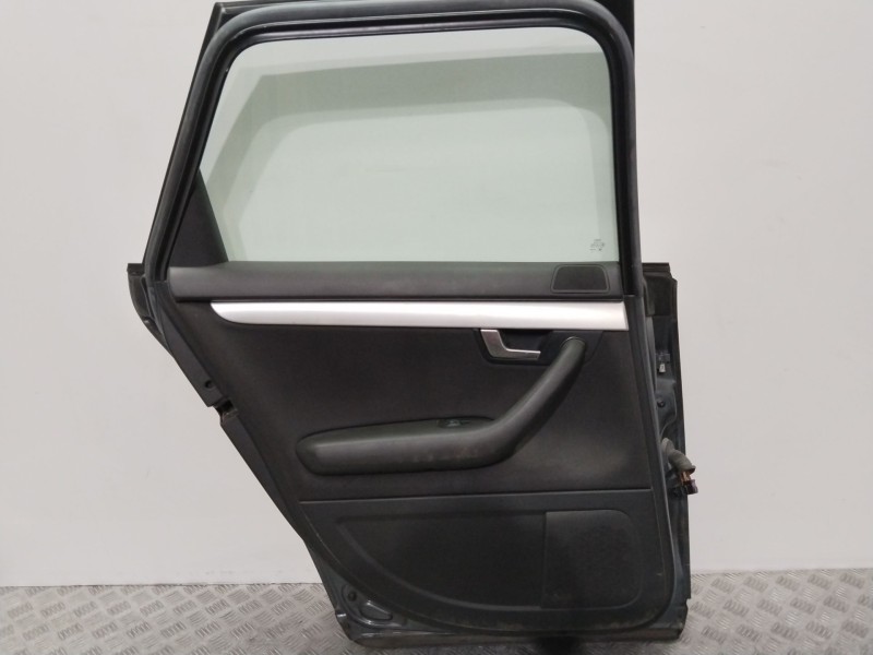 Recambio de puerta trasera izquierda para audi a4 avant (8e) 1.8 t referencia OEM IAM 8E0833051J GRIS 
