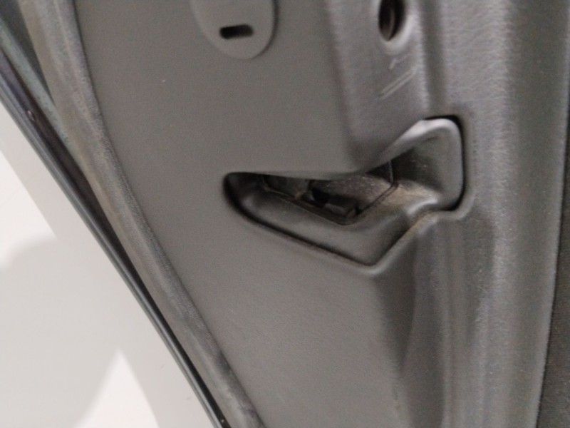 Recambio de puerta trasera izquierda para audi a4 avant (8e) 1.8 t referencia OEM IAM 8E0833051J GRIS 