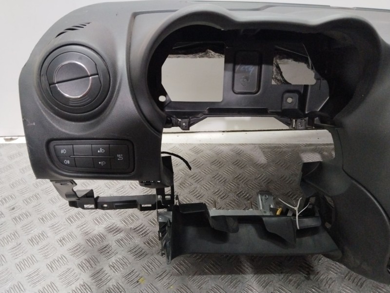 Recambio de salpicadero para alfa romeo mito (145) basis referencia OEM IAM 156102457  