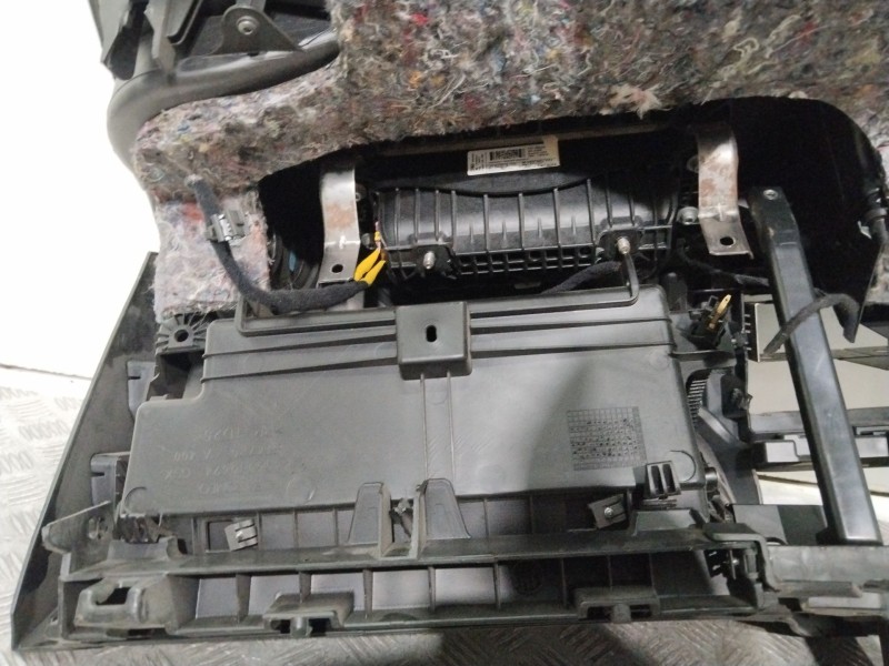 Recambio de salpicadero para alfa romeo mito (145) basis referencia OEM IAM 156102457  