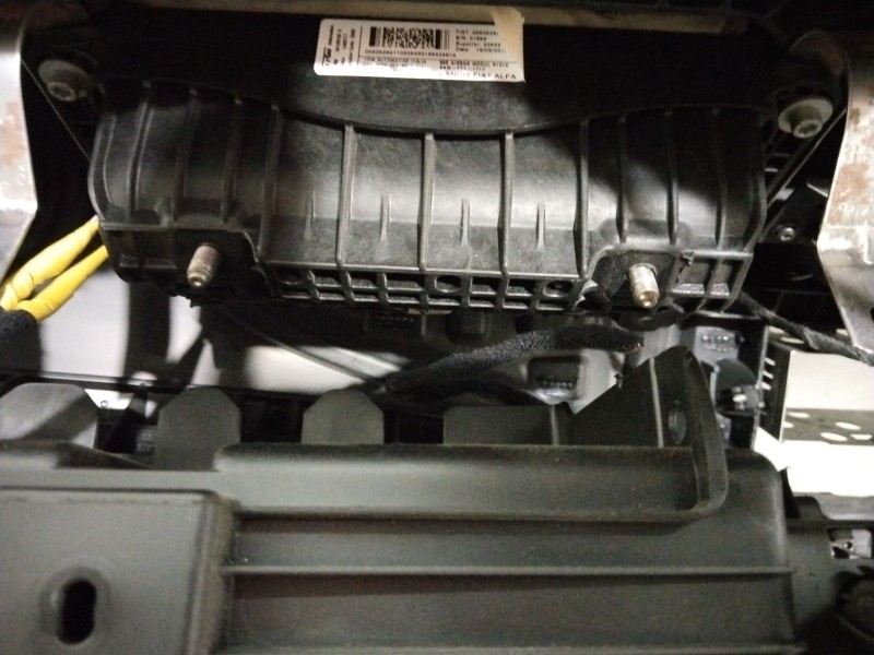 Recambio de salpicadero para alfa romeo mito (145) basis referencia OEM IAM 156102457  