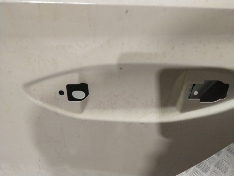 Recambio de puerta trasera izquierda para skoda octavia lim. (nx3) referencia OEM IAM  5E6833311 