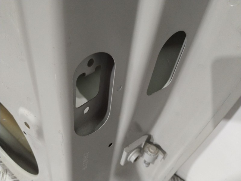 Recambio de puerta trasera izquierda para skoda octavia lim. (nx3) referencia OEM IAM  5E6833311 