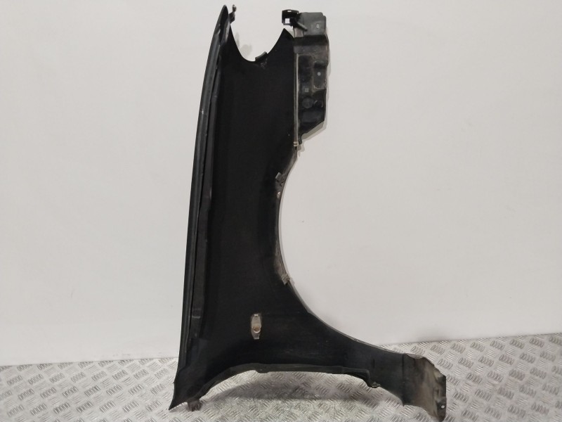 Recambio de aleta delantera izquierda para nissan almera ii hatchback (n16) 1.5 referencia OEM IAM 63101BN730  NEGRO