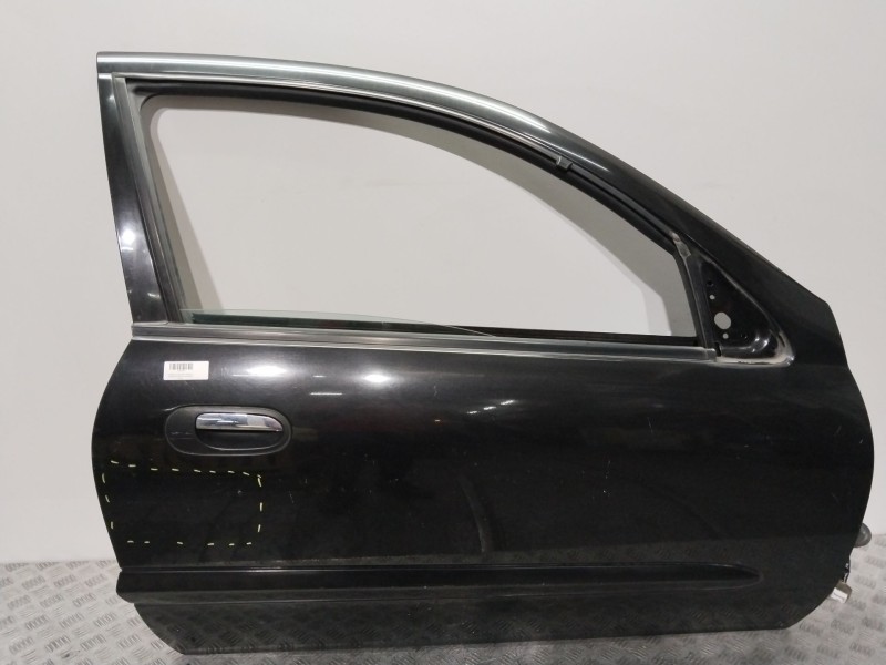 Recambio de puerta delantera derecha para nissan almera ii hatchback (n16) 1.5 referencia OEM IAM 801005M332  NEGRO