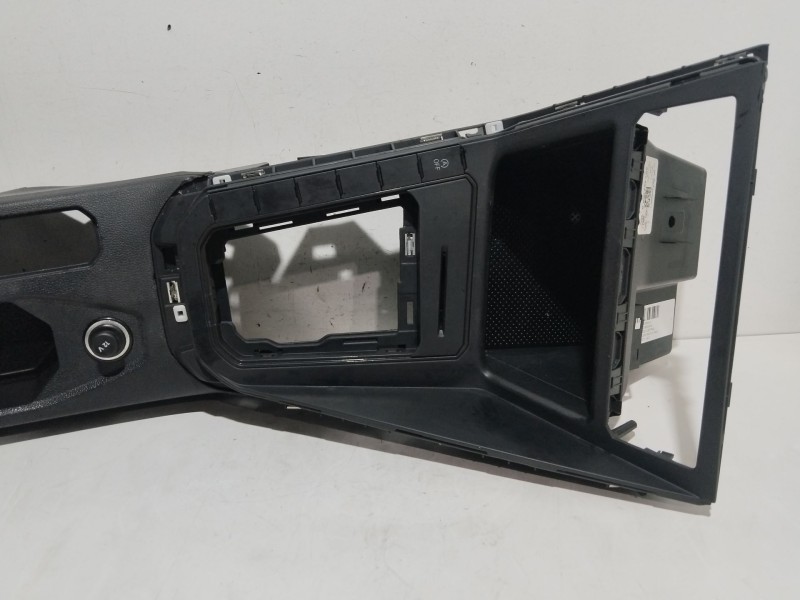 Recambio de consola central para volkswagen polo vi (aw1, bz1, ae1) 1.0 tsi referencia OEM IAM 2G1863243A  