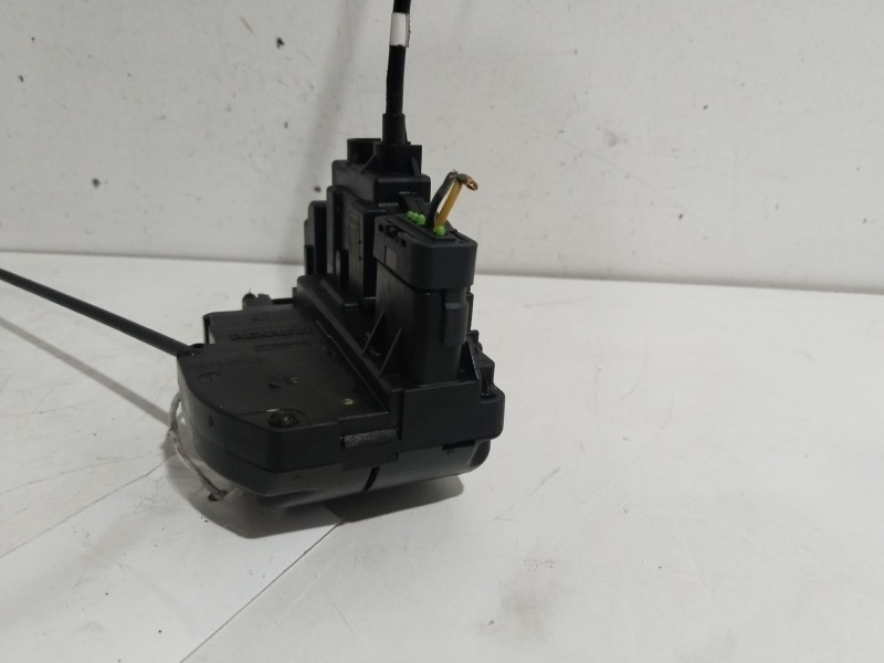 Recambio de cerradura puerta trasera derecha para nissan micra (k12e) acenta referencia OEM IAM PBT30  