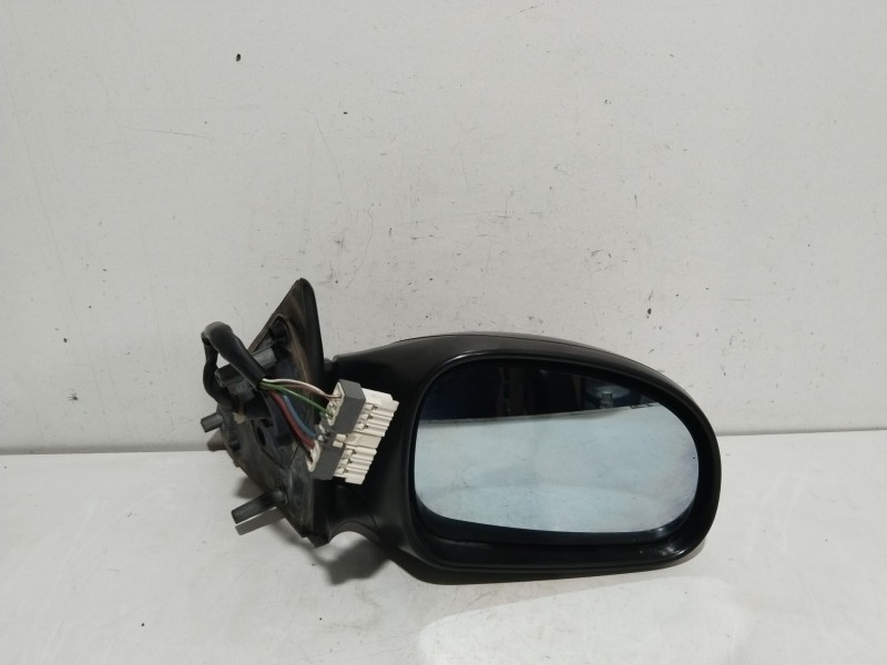 Recambio de retrovisor derecho para peugeot 406 (8b) 2.0 hdi 110 referencia OEM IAM E2016011  