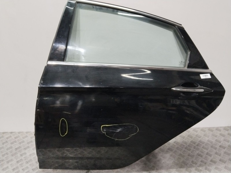 Recambio de puerta trasera izquierda para hyundai i40 cab bluedrive referencia OEM IAM 770033Z300  NEGRO
