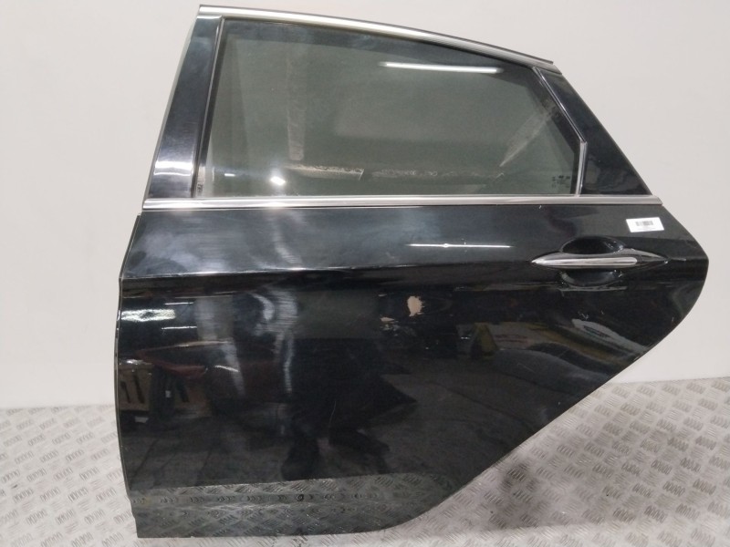 Recambio de puerta trasera izquierda para hyundai i40 cab bluedrive referencia OEM IAM 770033Z300  NEGRO