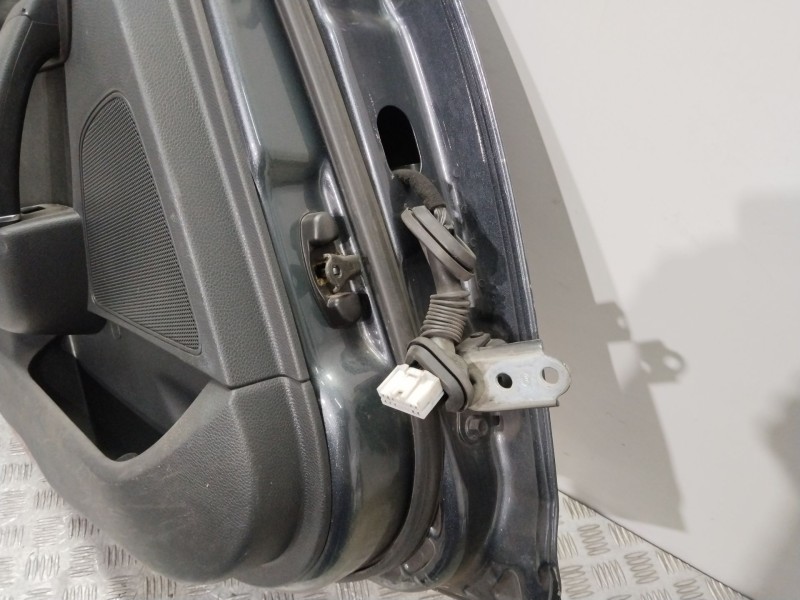 Recambio de puerta trasera izquierda para hyundai i40 cab bluedrive referencia OEM IAM 770033Z300  NEGRO